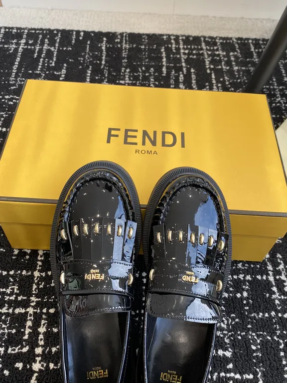 Fendi Shoe 